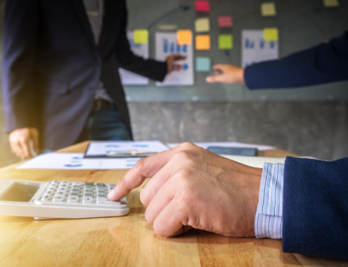 Como montar o orçamento empresarial ideal para 2026: do controle de despesas à projeção de lucros